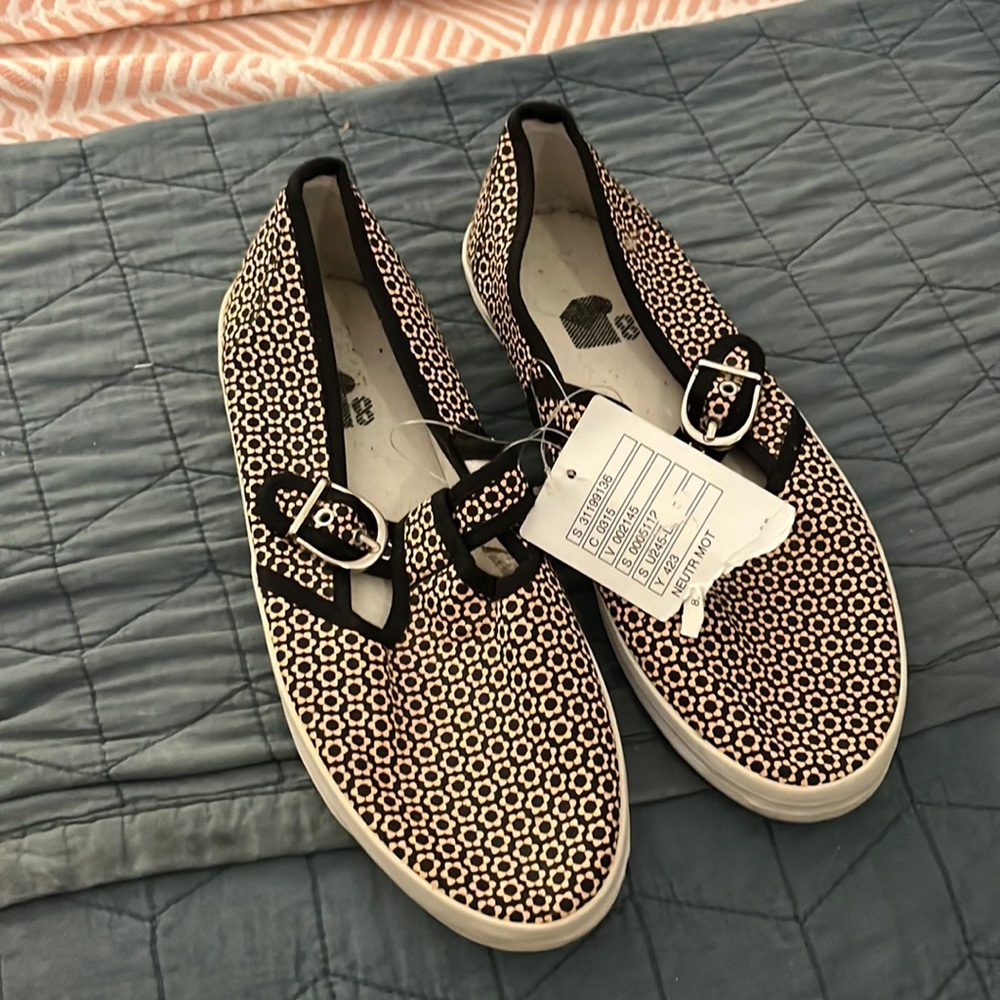 NWT Urban Outfitter Mary Jane Style sneakers Peach and black flowers